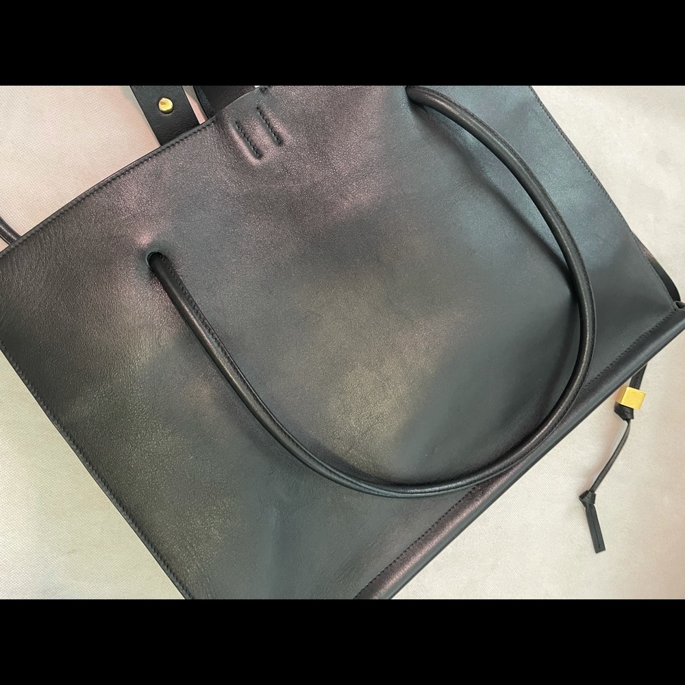 Stuart Weitzman Bag ๐ค - Picture 12 of 17
